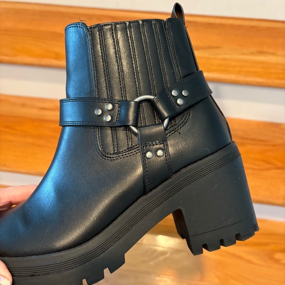 Sincerely Jules Black Faux Leather Moto Combat Boots with Side Zip 8.5M - Picture 9 of 9